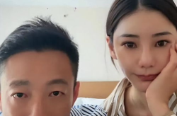 小逗逗怎么美颜的,轻松打造完美妆容