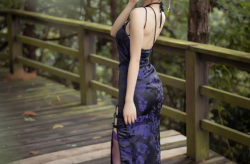 芝芝booty霓虹街拍,芝芝Booty街头时尚风采